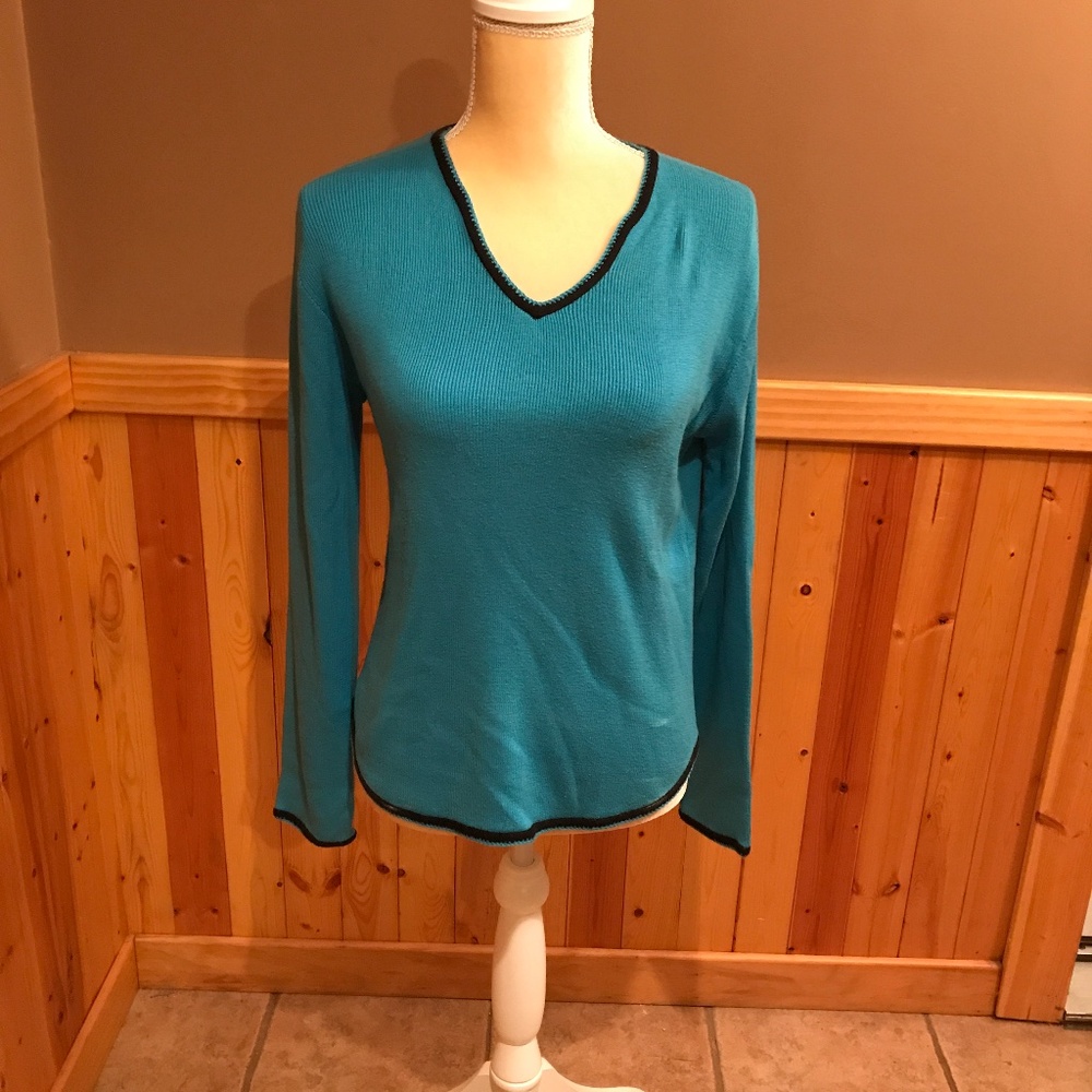 CROSSING POINTE aqua sweater size small